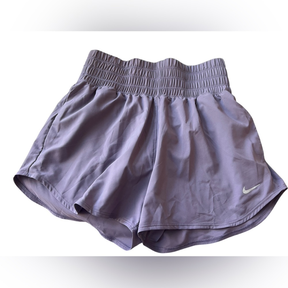 NWT Nike Women’s Dri-Fit Ultra High Waisted 3” Brief Lined Shorts in Purple in M - Picture 2 of 5